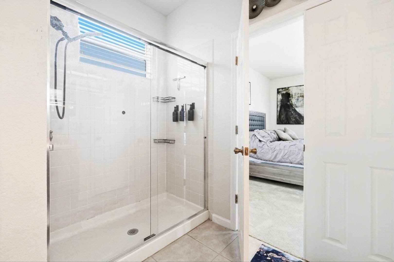 Building Photo - 4980 Castle St W