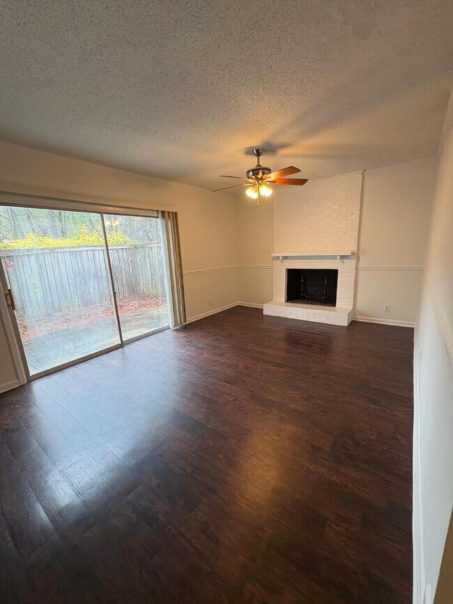 Building Photo - 571 Winding Creek Rd