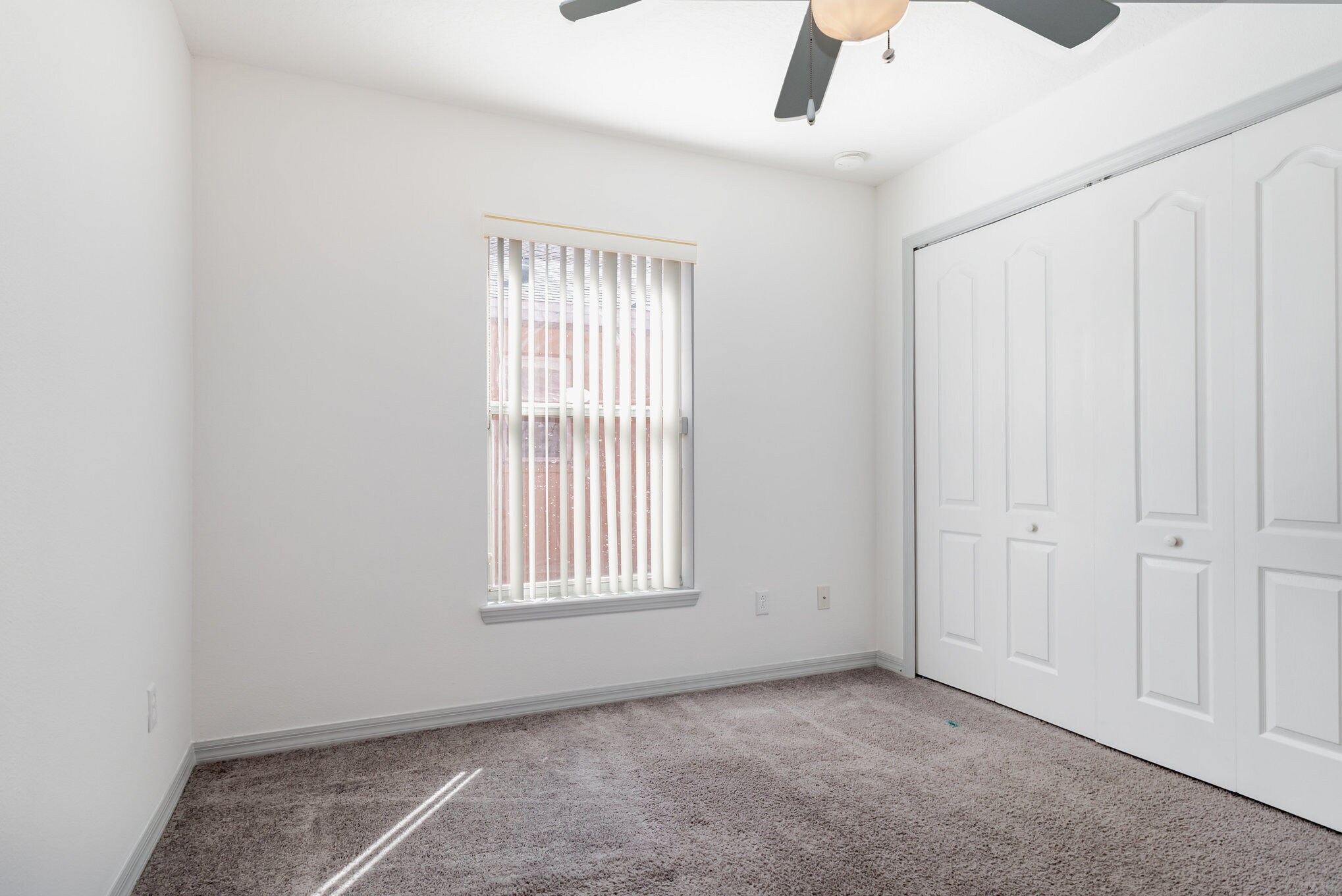 Building Photo - 923 Sandy Ridge Dr