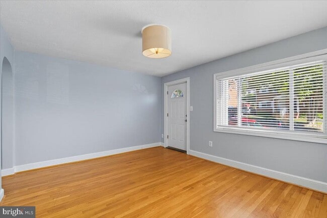 Primary Photo - 3106 S Hayes St