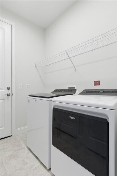 Building Photo - 155 Weekend Ave