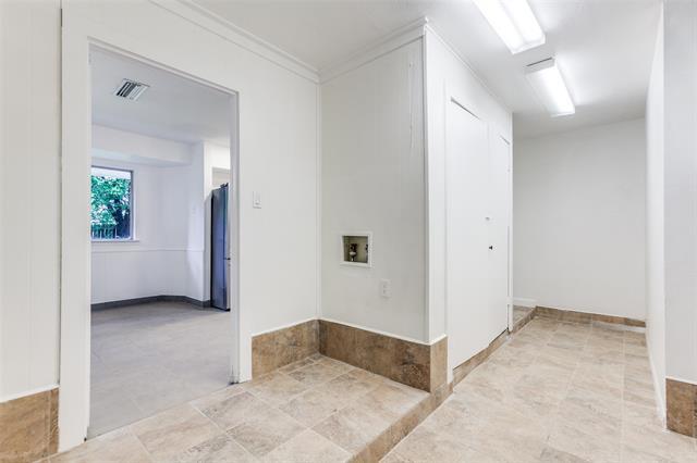 Building Photo - 2718 Runningbrook Ln