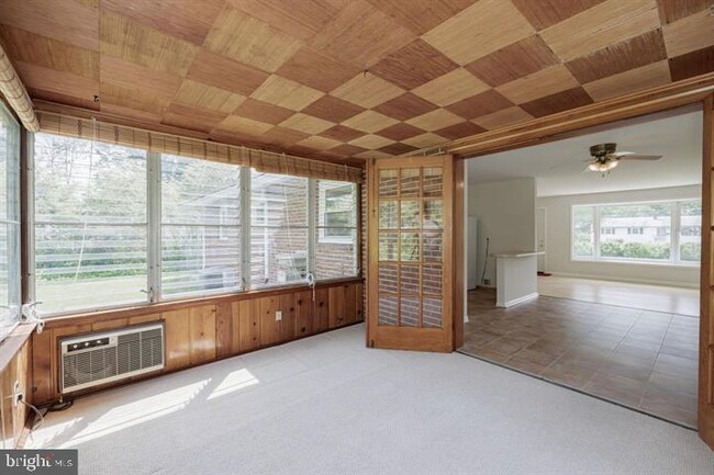 Building Photo - 5004 Eastchester Cir
