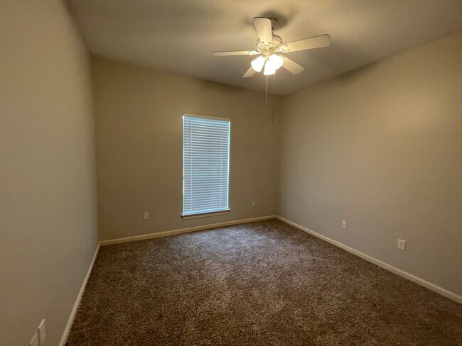 Building Photo - 10580 Springglen Ct