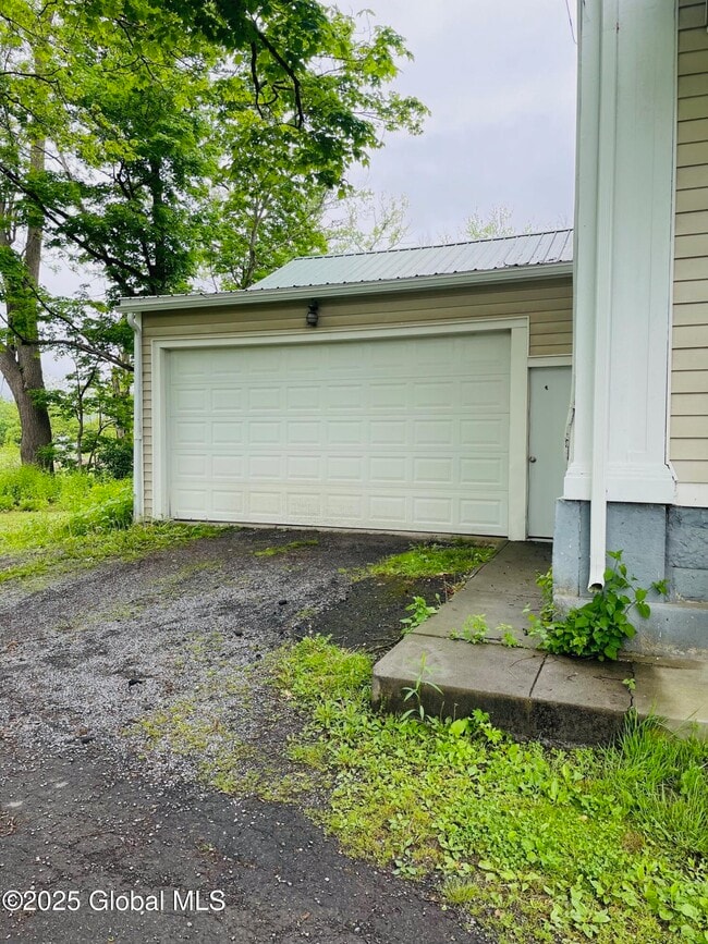 Building Photo - 1529 Clauverwie Rd