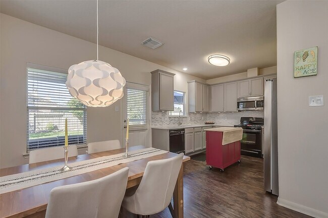 Building Photo - 25311 Sierra Woods Ln