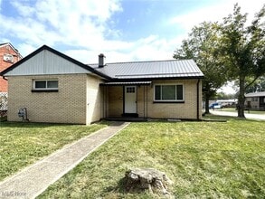 Building Photo - 424 Lee Rd