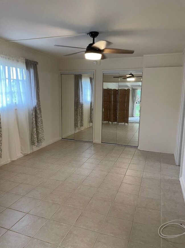 Building Photo - l3817g