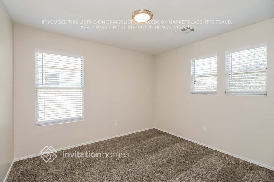 Building Photo - 1354 S Longspur Ln