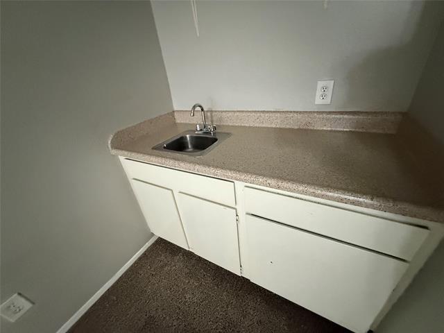 Building Photo - 7152 Fair Oaks Ave