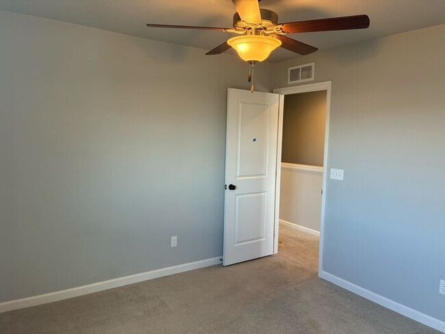 Building Photo - 3 Bed/2.5 Bath Home with Garage / Available Soon / Special Offer