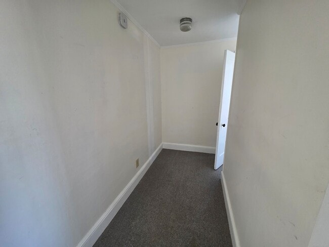 Building Photo - 110 Main St