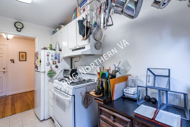 Building Photo - 108 N George Mason Dr