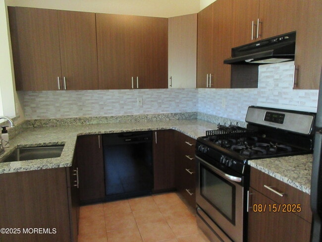 Building Photo - 29 Longbrook Ln