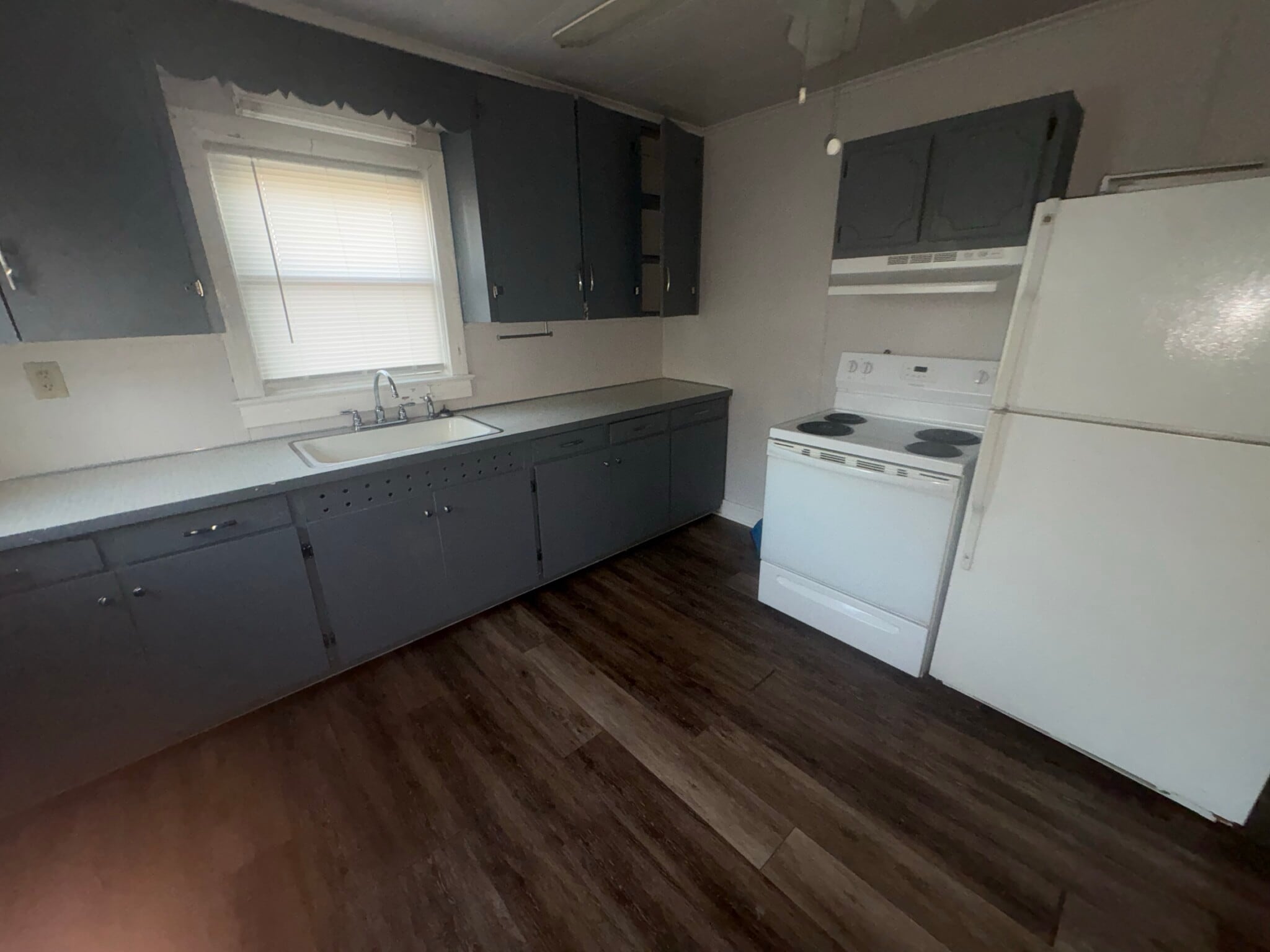 Kitchen - 626 Waterworks Rd