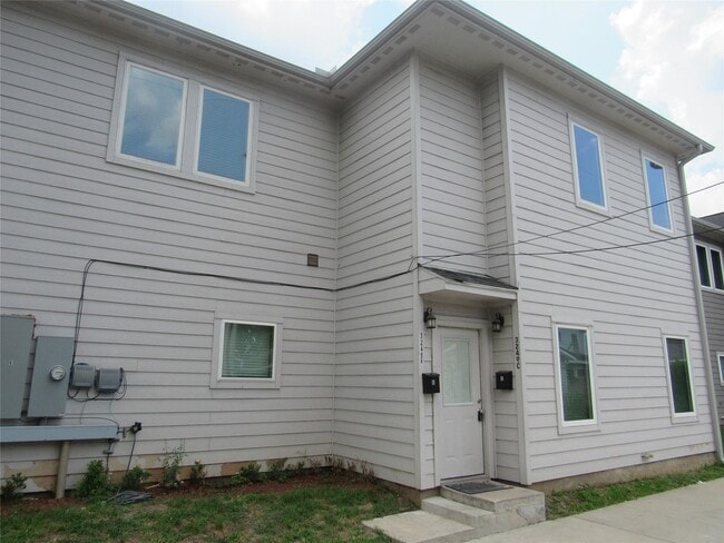 Building Photo - 3249 Dixie Dr