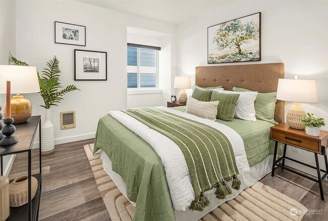 Building Photo - Top-Floor Corner Condo with Spectacular Views of the Space Needle & TWO Parking Spaces