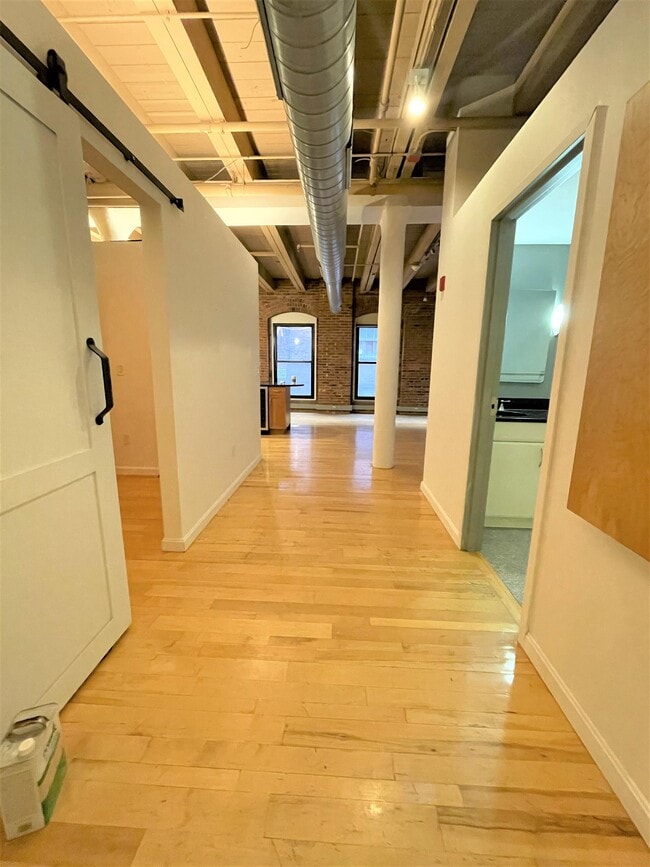 Building Photo - 111 Beach St