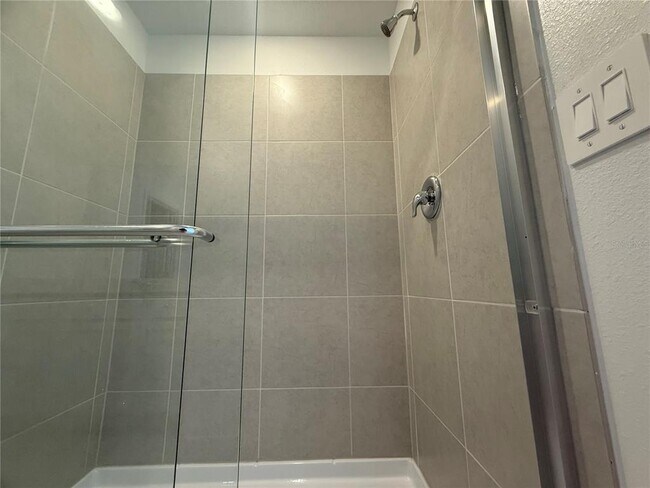 Building Photo - 1926 Sarah St