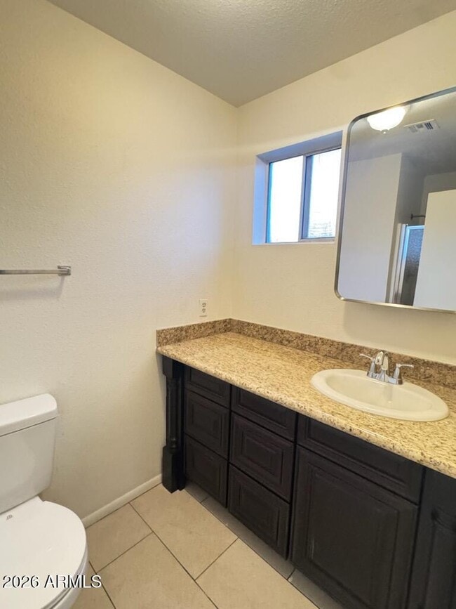 Building Photo - 4816 S Taylor Dr