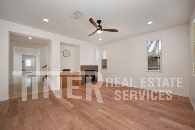 Building Photo - 2469 Kinsella Way