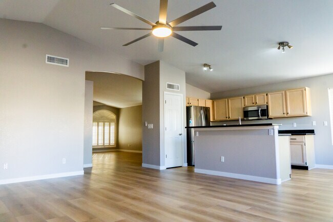 Building Photo - 12051 S 44th St