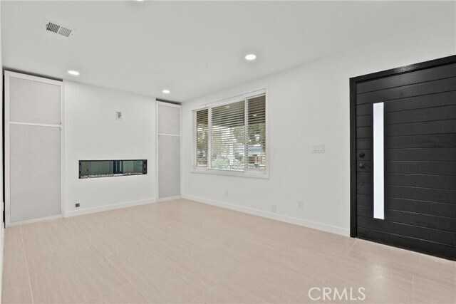 Building Photo - 10144 Gaviota Ave