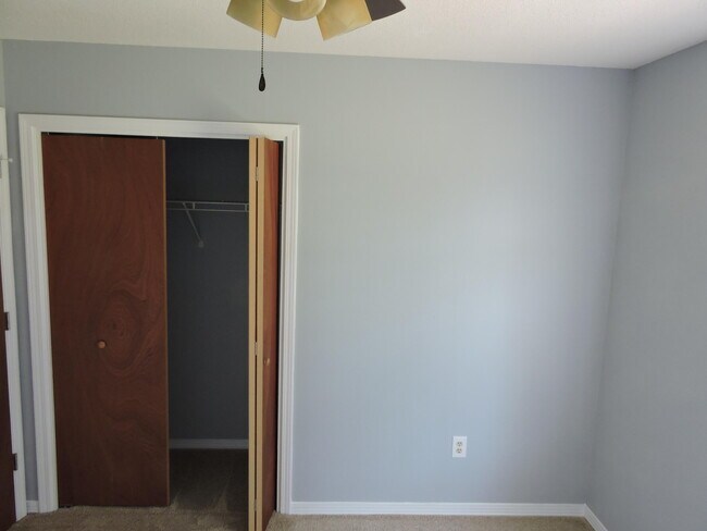 Building Photo - 215 Grand Prix Dr
