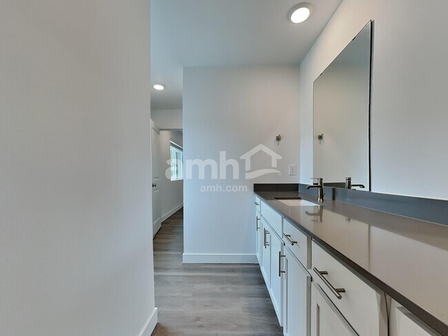 Building Photo - 7713 Brenden St SW