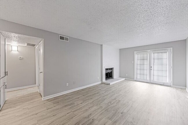 Building Photo - B3 | Lease Today and Receive 1 Month Free. *Restrictions Apply