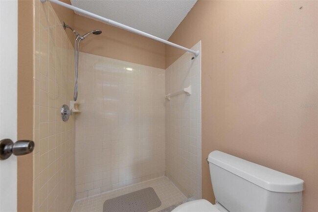 Building Photo - 3121 Beecher Dr E