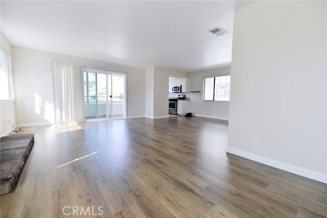 Building Photo - 505 Avenida Victoria