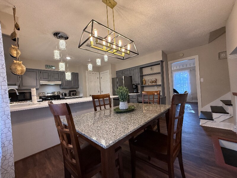 Building Photo - 505 Westbrook Dr