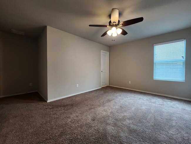 Building Photo - 3/2/2 in Heather Glen / Fridge Included / Fenced in Back Yard / CISD