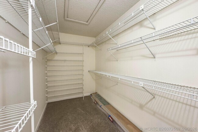 Building Photo - 3362 Lucerne Park Dr
