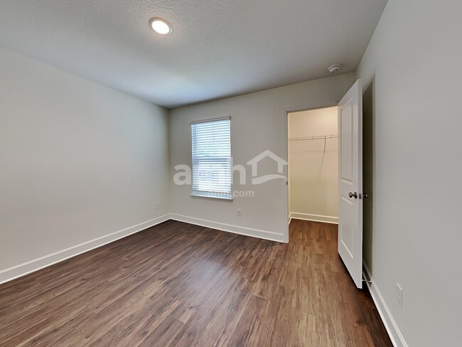 Building Photo - 1067 Tan Tara Trl