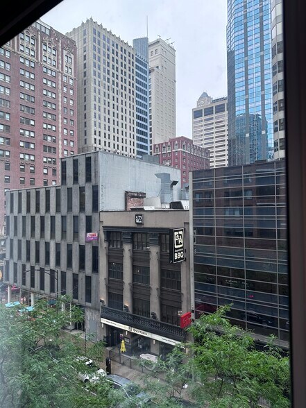 Building Photo - 211 E Ohio St