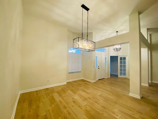 Building Photo - Your Dream Home Awaits! 5 bedroom 3 bath Single Family HOME!!