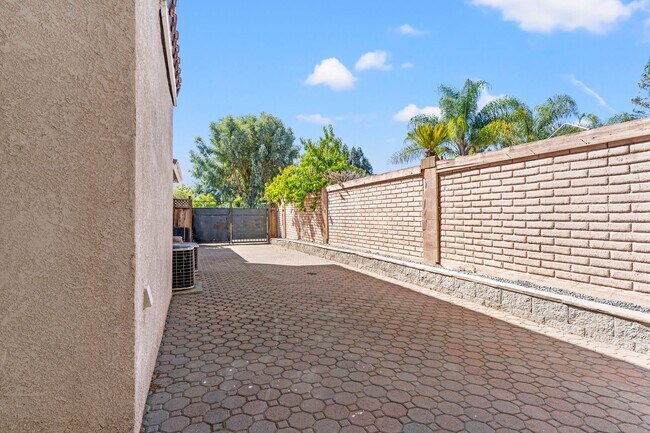 Building Photo - 3311 Montevideo Dr