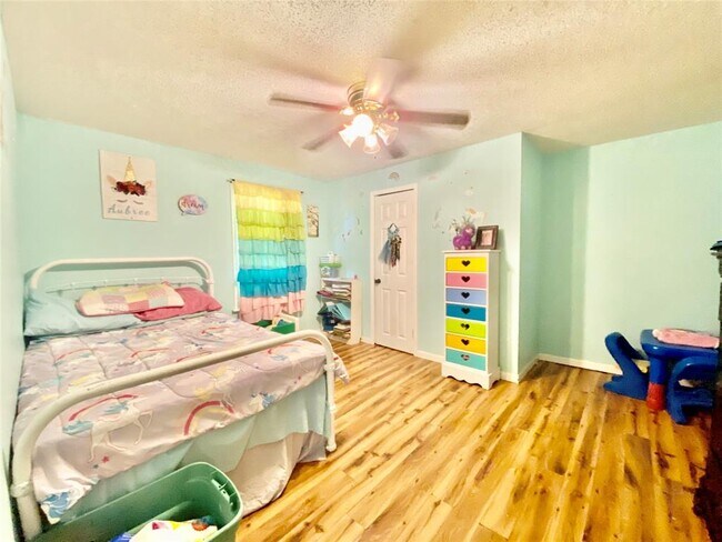 Building Photo - 160 Hicks St