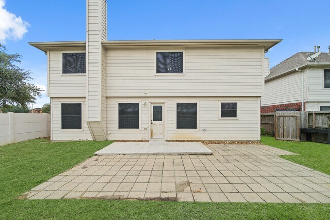 Building Photo - 18902 Sun Pass Dr