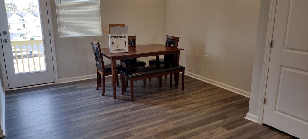 Building Photo - Room in Townhome on Kipp Ln