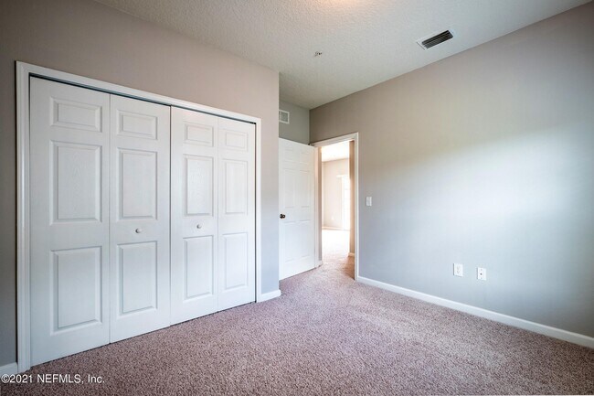 Building Photo - 4920 Key Lime Dr