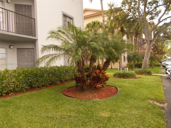 Building Photo - 1400 SW 124th Terrace