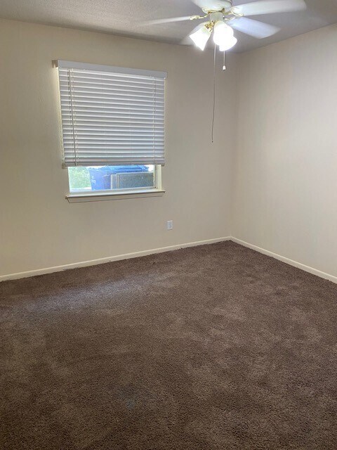 Building Photo - 1201 Bluff Dr