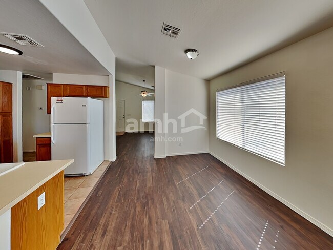 Building Photo - 8708 E Crescent Ave