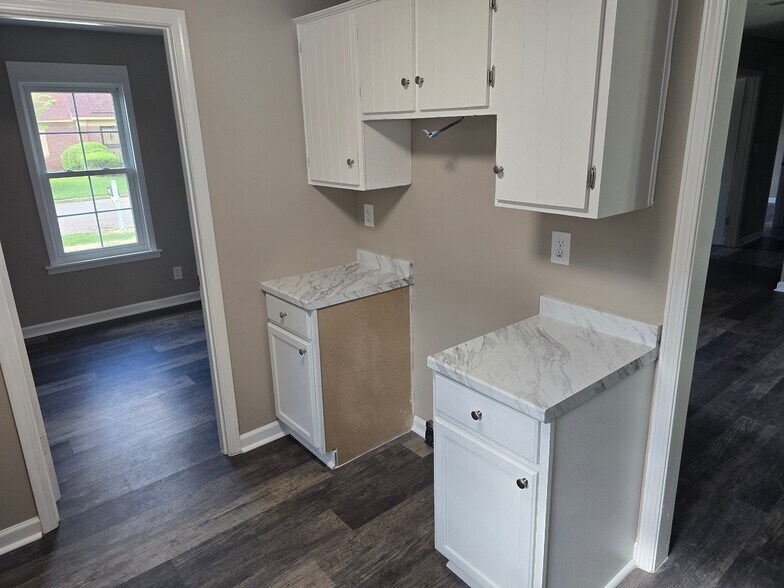 Building Photo - 4512 Hurlston Dr