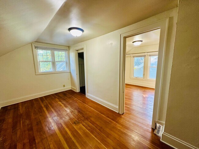 Building Photo - Charming 3-Bedroom Home in the Heart of So...