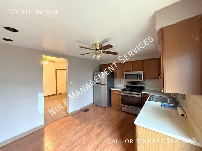 Building Photo - 123 4th Ave