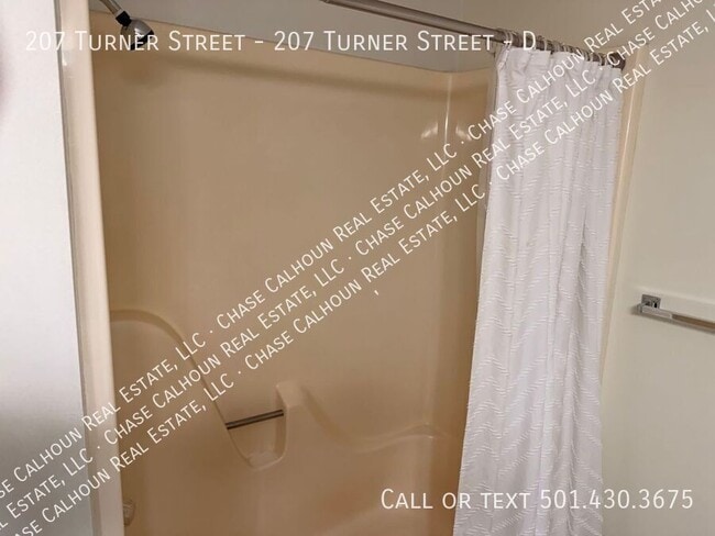 Building Photo - 207 Turner Ave